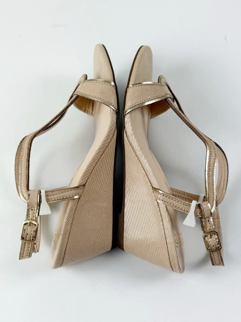 Jones New York Denera Strappy Wedge Sandals Womens 7M Natural Beige Buckle NEW